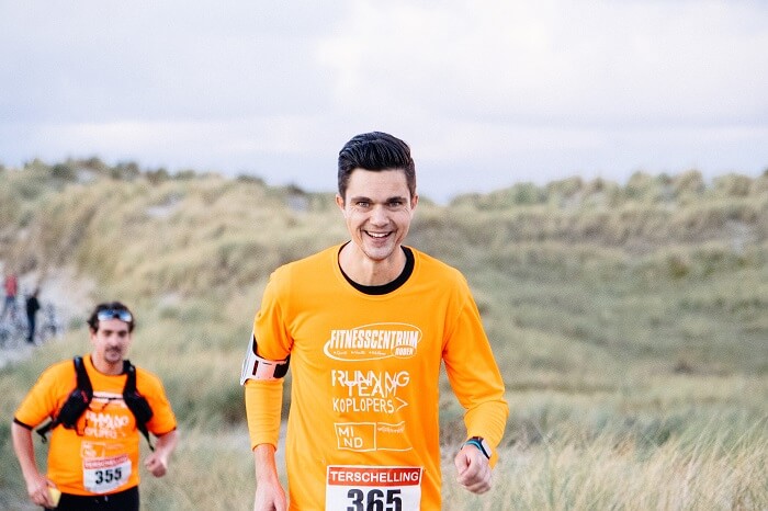 Stefan Wendel tijdens de hele marathon van de Berenloop 2016 op Terschelling.