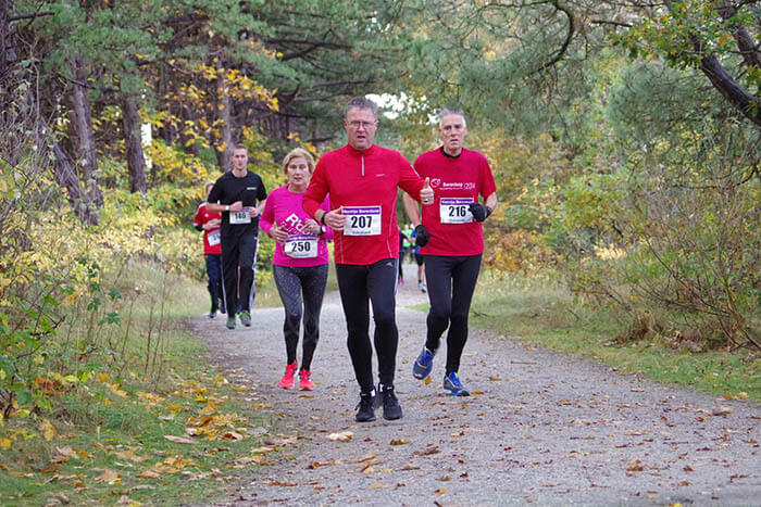 Lopers tijdens de 5 kilometer van de Kleintje Berenloop 2016.